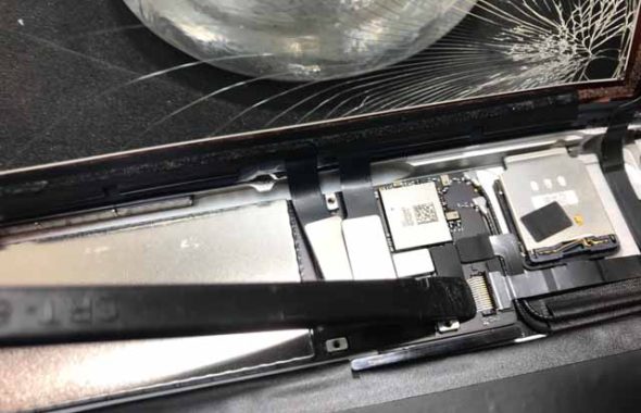 iPad ガラス割れ