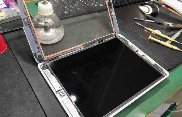 iPad ガラス割れ