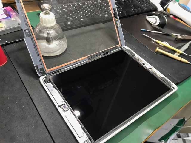 iPad ガラス割れ