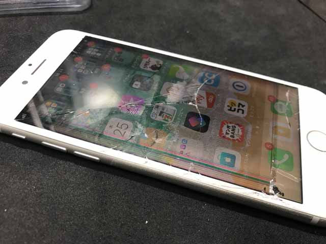 iPhoneガラス割れ