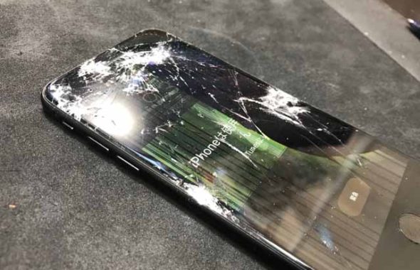 iPhone SE ガラス割れ画面修理