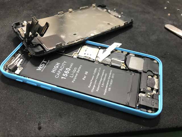 松本市中央よりiPhone5Cバッテリー交換のご依頼