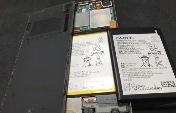 iPhone修理 アイスマ松本 Xperia Z5 バッテリー交換