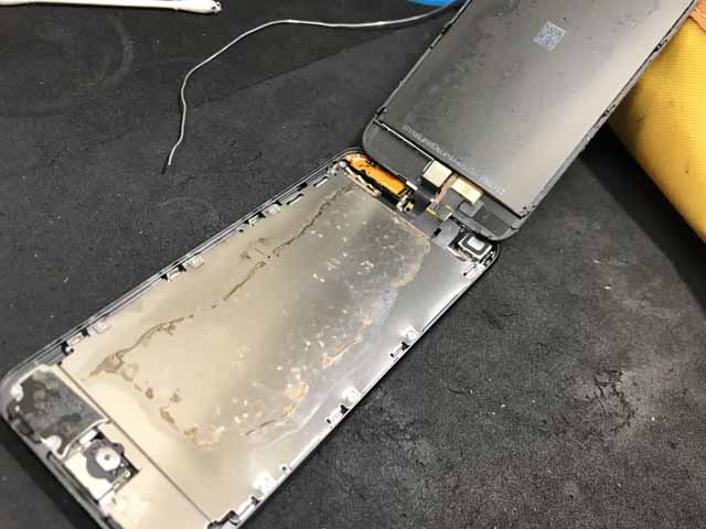 iPhone修理 アイスマ松本 iPodのバッテリー交換の写真